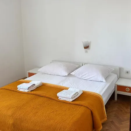 4 Bedroom Lovely In Apartment *