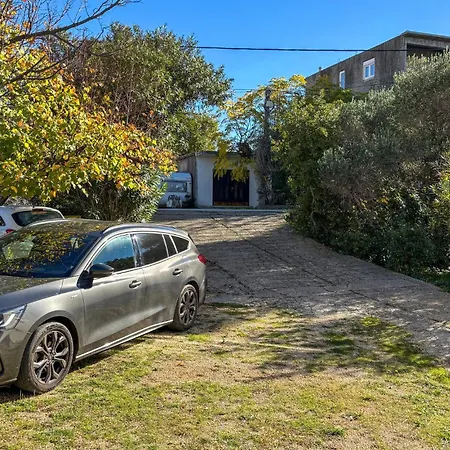 4 Bedroom Lovely In Apartment