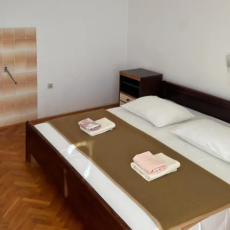 Apartment 4 Bedroom Lovely In