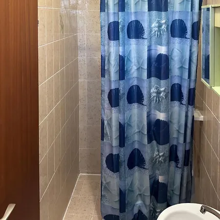 Apartment 4 Bedroom Lovely In Banjol