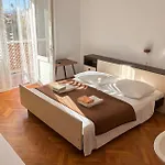 4 Bedroom Lovely In Banjol