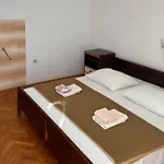 דירה 4 Bedroom Lovely In
