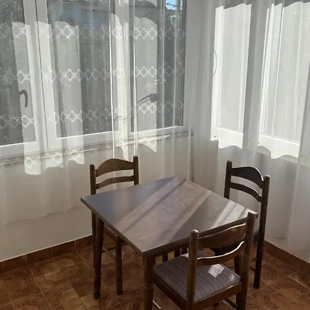 Daire 4 Bedroom Lovely In *