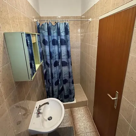 De 4 à Appartement Banjol